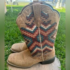 Ariat Round Up Willow Women's Cowboy Westen Festival Boots Aztec Pattern size 11